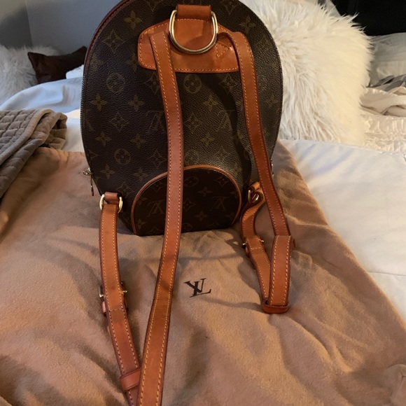 Authentic LV Monogram Backpack (Classic) - Picture 3 of 4